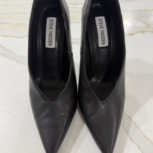 Steve Madden Black Pointed Toe Heels